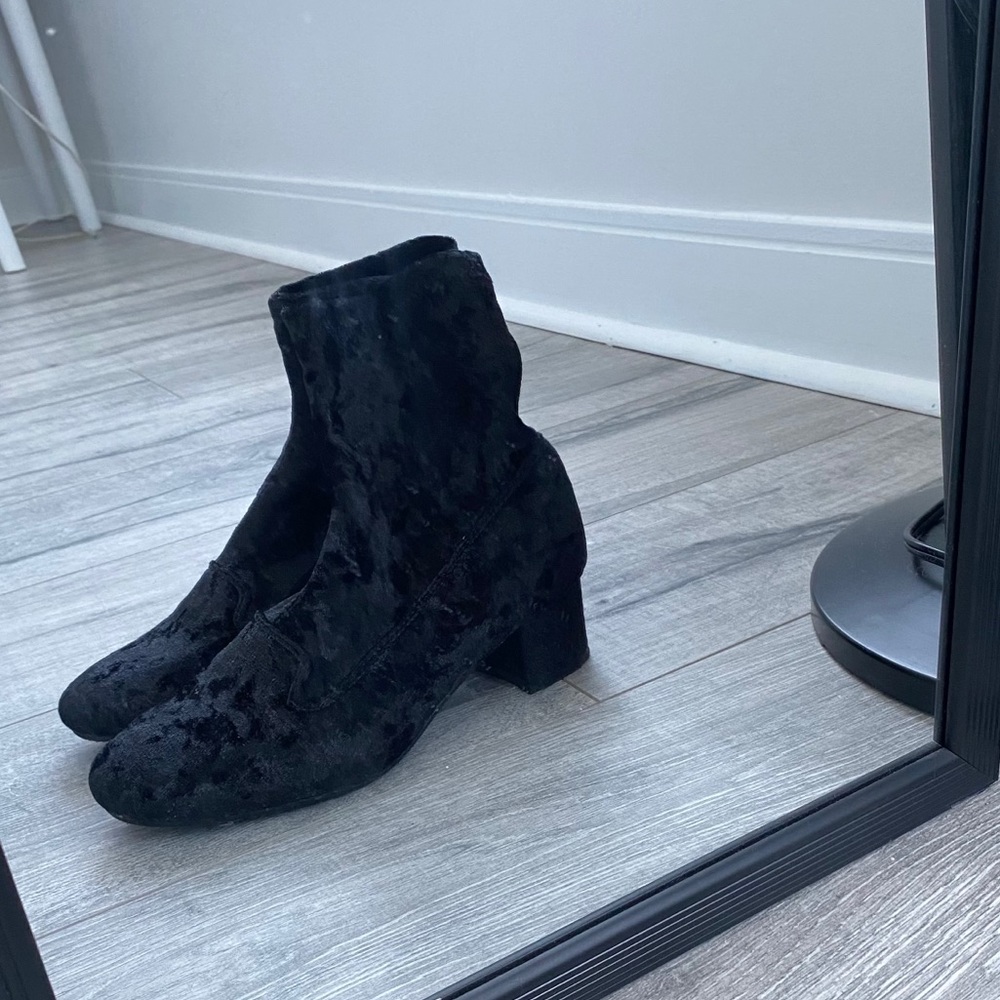 Sock velour black boots